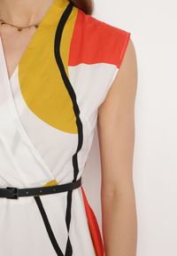 Born2be - Beżowo-Żółta Bawełniana Sukienka z Kopertowym Dekoltem o Rozkloszowanym Kroju z Paskiem z Ekoskóry Avelona. Typ kołnierza: dekolt kopertowy. Kolor: beżowy. Materiał: bawełna. Długość rękawa: krótki rękaw. Typ sukienki: kopertowe #3