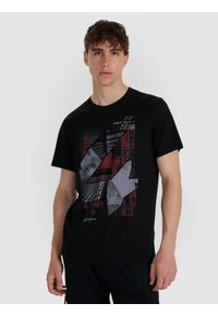 4f - 4F T-shirt regular z nadrukiem męski - czarny S. Kolor: czarny. Materiał: materiał, włókno, bawełna, skóra. Wzór: nadruk. Styl: klasyczny #1