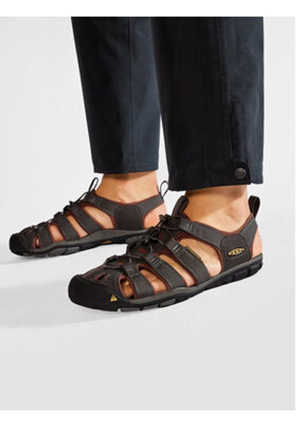 keen - Keen Sandały Clearwater 1014456 Szary. Kolor: szary. Materiał: materiał