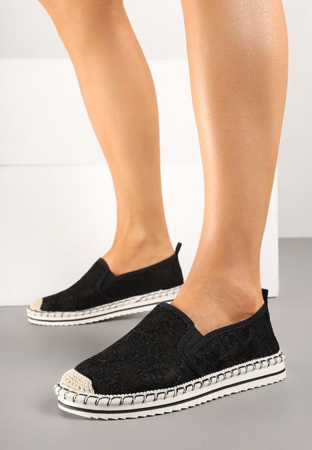 Renee - Czarne Espadryle z Ozdobną Plecionką Eranoria. Kolor: czarny. Obcas: na płaskiej podeszwie. Styl: elegancki