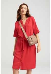 Greenpoint - Luźna, czerwona sukienka z wiskozy. Kolor: czerwony. Materiał: wiskoza