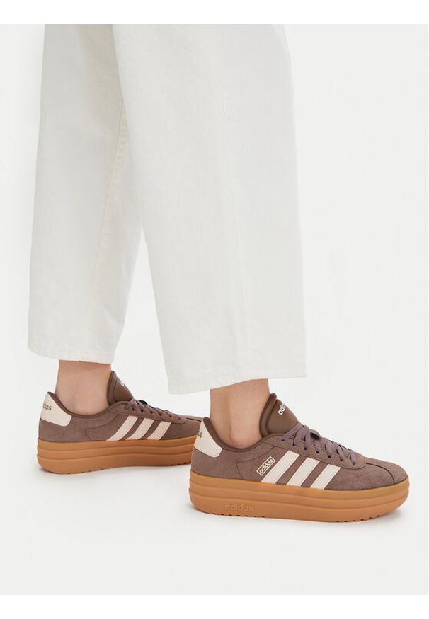 Adidas - adidas Sneakersy Vl Court Bold Shoes IH9152 Brązowy. Kolor: brązowy. Materiał: skóra, zamsz