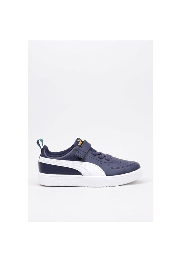Buty do chodzenia dla dzieci Puma Rickie AC. Zapięcie: rzepy. Kolor: biały, niebieski, wielokolorowy. Materiał: materiał, syntetyk, guma. Szerokość cholewki: normalna. Sport: turystyka piesza
