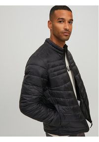 Jack & Jones - Jack&Jones Kurtka przejściowa Hero 12211788 Czarny Regular Fit. Kolor: czarny. Materiał: syntetyk #6