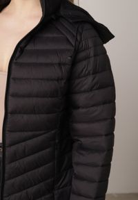 Born2be - Czarna Klasyczna Kurtka Przejściowa z Pikowaniem i Odpinanym Kapturem Pretiella. Okazja: na spacer, na co dzień. Kolor: czarny. Materiał: jeans, nylon. Styl: klasyczny #3