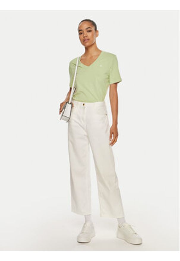 Calvin Klein Jeans T-Shirt Embro Badge J20J222560 Zielony Regular Fit. Kolor: zielony. Materiał: bawełna