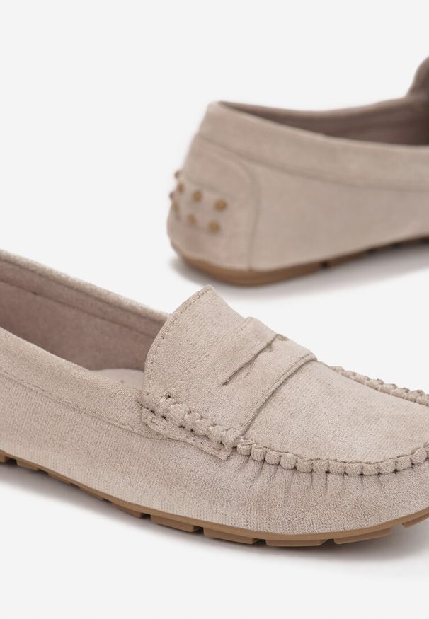 Renee - Ciemnobeżowe Mokasyny Lithiiche. Zapięcie: bez zapięcia. Kolor: beżowy. Materiał: skóra. Szerokość cholewki: normalna. Wzór: aplikacja. Styl: klasyczny