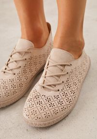 Renee - Ciemnobeżowe Ażurowe Tenisówki w Stylu Boho Tidira. Okazja: na co dzień. Kolor: beżowy. Wzór: ażurowy. Sezon: wiosna. Styl: boho #7