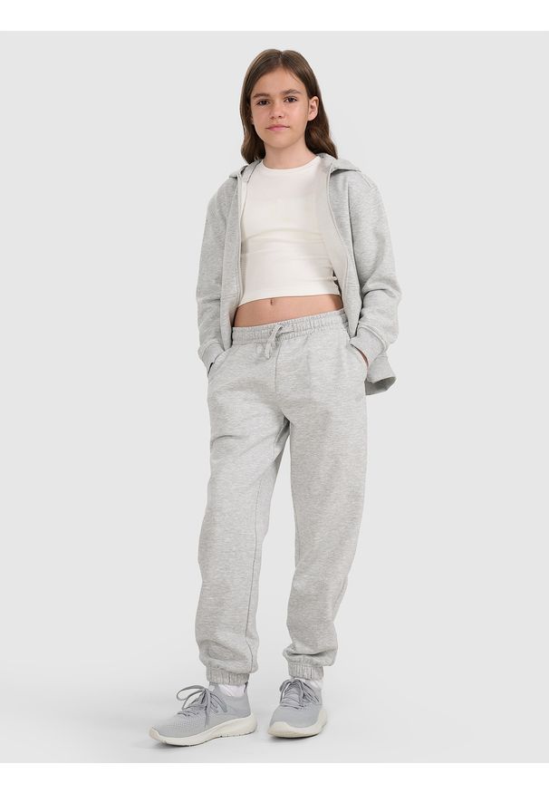 4f - 4F Spodnie dresowe joggery dziewczęce - szare 152 (11-12 lat). Okazja: na co dzień. Kolor: szary. Materiał: dresówka. Wzór: gładki, ze splotem. Sezon: lato. Styl: sportowy, casual, młodzieżowy