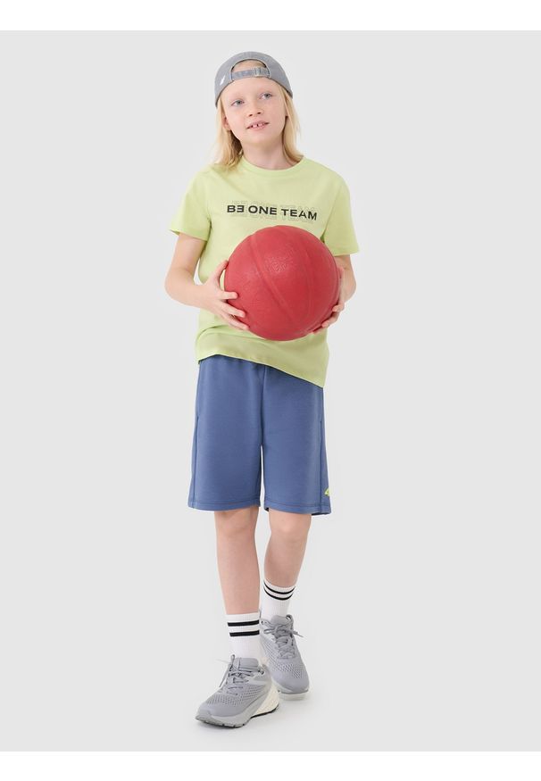 4f - 4F T-shirt z nadrukiem chłopięcy - zielony 140 (9-10 lat). Okazja: na co dzień. Kolor: zielony. Materiał: jersey, bawełna, dzianina. Długość rękawa: krótki rękaw. Długość: krótkie. Wzór: nadruk. Sezon: lato. Styl: casual, klasyczny, sportowy