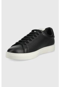 Emporio Armani buty skórzane kolor czarny. Nosek buta: okrągły. Zapięcie: sznurówki. Kolor: czarny. Materiał: skóra