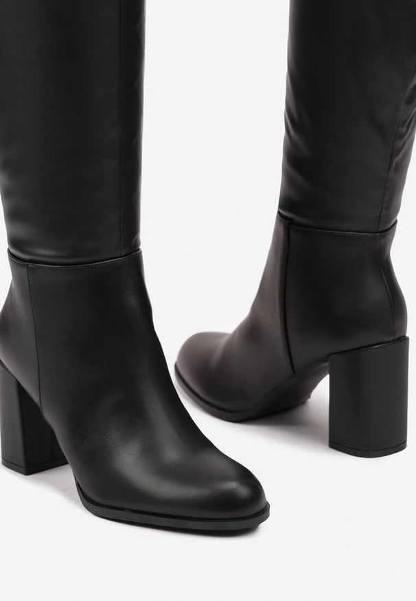 Renee - Czarne Casualowe Kozaki na Słupku Zindelina. Okazja: na co dzień. Kolor: czarny. Materiał: dzianina, skóra. Obcas: na słupku. Styl: casual