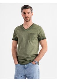 Ombre Clothing - Bawełniany męski t-shirt V-neck z dzianiny z efektem sprania - oliwkowy V9 OM-TSWT-0242 - XXL. Okazja: na co dzień. Typ kołnierza: dekolt w serek. Kolor: oliwkowy. Materiał: dzianina, bawełna. Wzór: melanż. Styl: klasyczny, vintage, casual