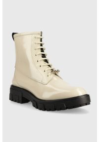Hugo - HUGO workery skórzane Axel damskie kolor beżowy na platformie. Nosek buta: okrągły. Zapięcie: sznurówki. Kolor: beżowy. Materiał: skóra. Obcas: na platformie #3