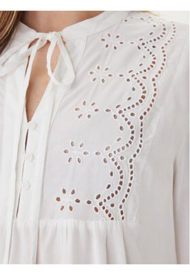 only - ONLY Bluzka Lennyo 15366732 Biały Regular Fit. Kolor: biały. Materiał: wiskoza