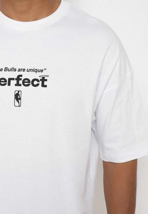 Born2be - Biała Bawełniana Koszulka T-shirt z Krótkim Rękawem Ozdobiony Nadrukami Citara. Kolor: biały. Materiał: bawełna. Długość rękawa: krótki rękaw. Długość: krótkie. Wzór: nadruk, aplikacja. Styl: klasyczny