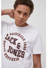 Jack & Jones T-shirt bawełniany kolor biały z nadrukiem. Okazja: na co dzień. Kolor: biały. Materiał: bawełna. Wzór: nadruk. Styl: casual