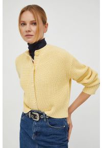 Levi's® - Levi's kardigan damski kolor żółty. Okazja: na spotkanie biznesowe. Kolor: żółty. Materiał: dzianina. Wzór: gładki, ze splotem. Styl: biznesowy #1