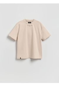 Reserved - T-shirt boxy z bawełną - brązowy. Kolor: brązowy. Materiał: bawełna #1