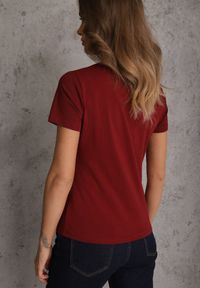 Renee - Bordowy T-shirt z Bawełny z Okrągłym Dekoltem Nedima. Okazja: na co dzień. Kolor: czerwony. Materiał: bawełna. Styl: klasyczny, casual #3