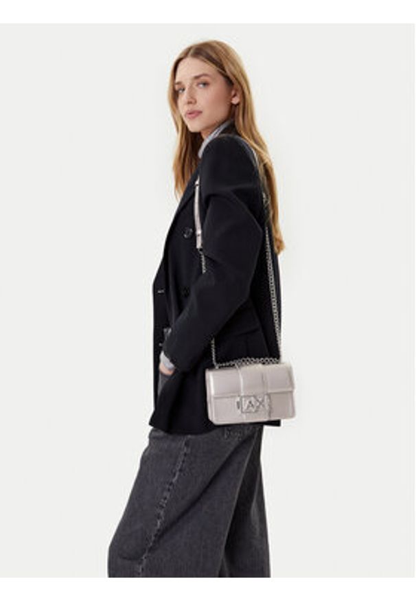 Armani Exchange Torebka XW000071 AF12039 U8097 Srebrny. Kolor: srebrny. Materiał: skórzane