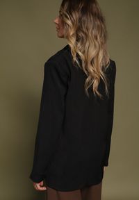 Born2be - Czarna Dwurzędowa Marynarka w Stylu Oversize Clazara. Okazja: na co dzień. Kolor: czarny. Materiał: jeans. Styl: casual #3