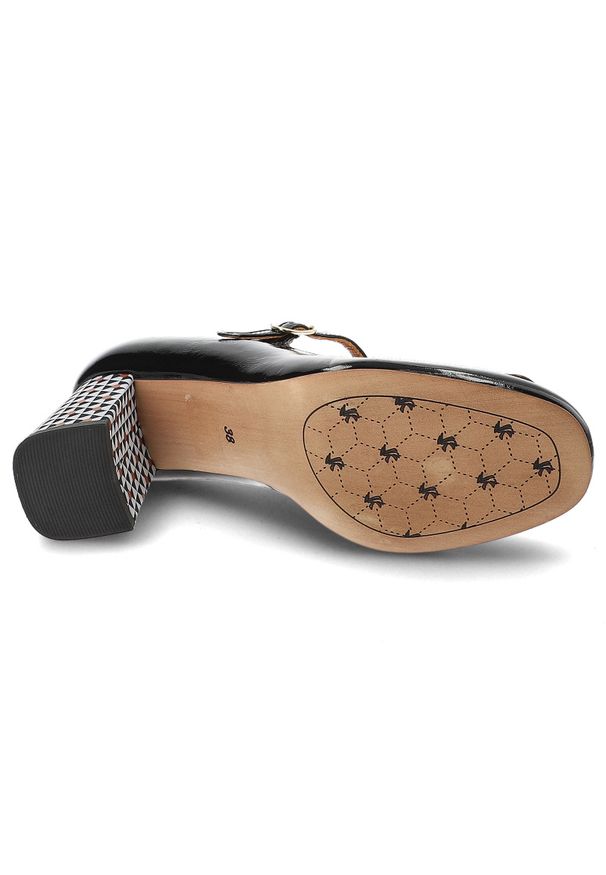 Czarne Czółenka Armodo Eleganckie Obuwie Damskie Na Obcasie. Kolor: czarny. Materiał: skóra, lakier. Obcas: na obcasie. Styl: elegancki. Wysokość obcasa: średni