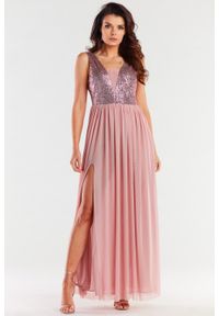 Awama - Długa sukienka na wesele z rozcięciem zwiewna różowa z cekinami. Okazja: na wesele, na ślub cywilny. Kolor: różowy. Styl: wizytowy. Długość: maxi