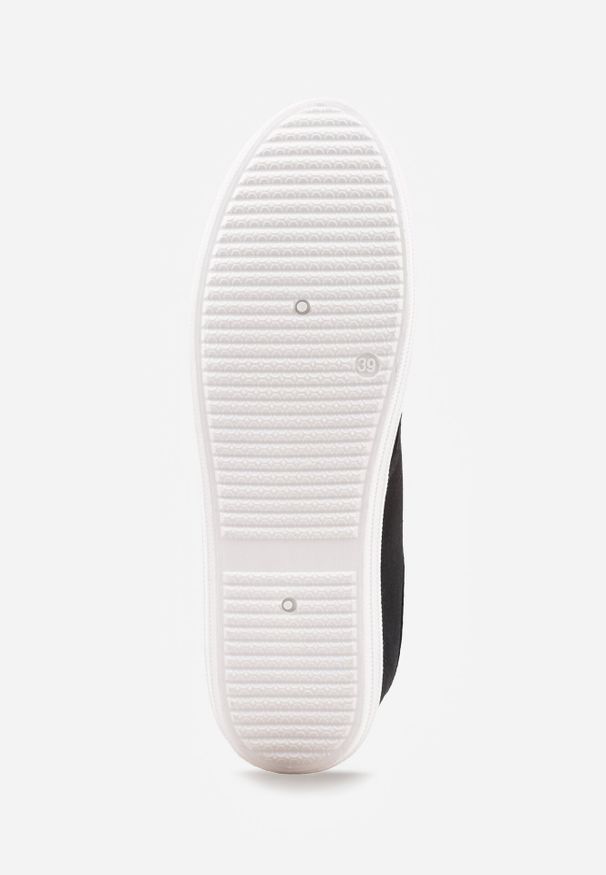 Born2be - Czarne Tenisówki na Płaskiej Podeszwie ze Sznurowaniem i Okrągłym Noskiem Ezoma. Okazja: na co dzień. Nosek buta: okrągły. Zapięcie: sznurówki. Kolor: czarny. Wzór: kropki. Wysokość cholewki: przed kostkę. Materiał: materiał, jeans. Obcas: na płaskiej podeszwie. Styl: casual