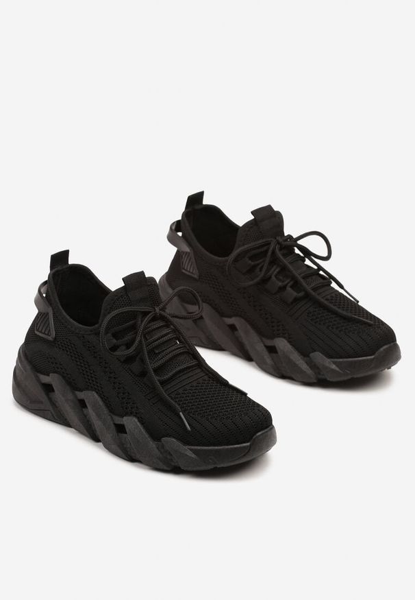 Renee - Czarne Sneakersy na Tłoczonej Platformie Tatilora. Okazja: na co dzień. Kolor: czarny. Materiał: jeans. Obcas: na platformie