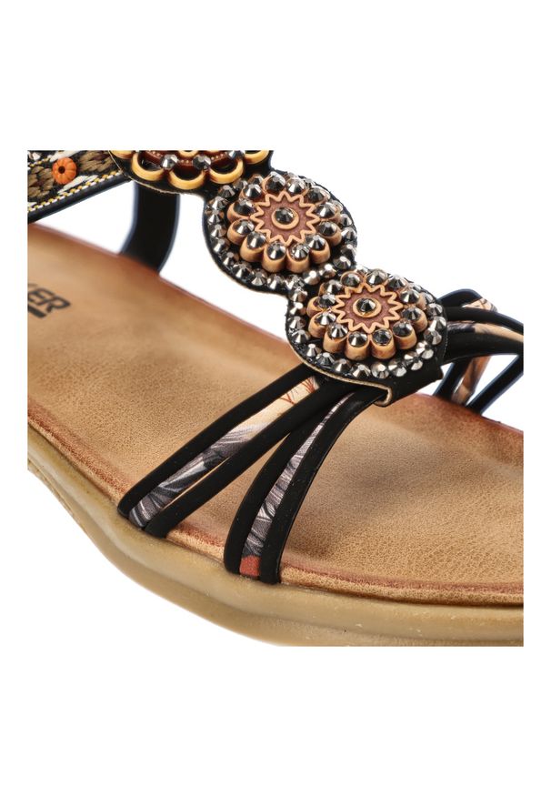 Czarne Sandały Artiker Modne Obuwie Damskie W Stylu Boho. Okazja: na spacer, na co dzień. Zapięcie: pasek. Kolor: czarny. Materiał: skóra ekologiczna, materiał. Wzór: paski. Sezon: lato. Styl: boho