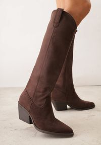 Born2be - Brązowe Gładkie Kozaki Kowbojki z Imitacji Zamszu na Stożkowym Obcasie Karelia. Nosek buta: otwarty. Kolor: brązowy. Materiał: zamsz. Wzór: gładki. Obcas: na obcasie. Wysokość obcasa: średni #9