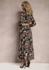 Renee - Czarna Sukienka Maxi z Plecionym Paskiem i Gumką w Talii w Kwiaty Elanisa. Kolor: czarny. Długość rękawa: długi rękaw. Wzór: kwiaty. Typ sukienki: kopertowe. Długość: maxi