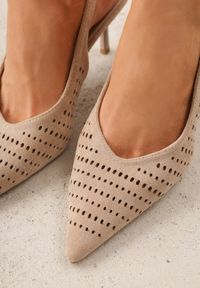 Renee - Beżowe Szpilki Slingback z Ażurową Cholewką Nessnore. Zapięcie: sprzączka. Kolor: beżowy. Materiał: satyna. Szerokość cholewki: normalna. Wzór: ażurowy. Obcas: na szpilce #3