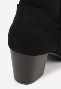 Renee - Czarne Botki Vices w Stylu Kowbojek na Słupku Velfedi. Okazja: na co dzień. Kolor: czarny. Materiał: jeans. Sezon: zima, jesień. Obcas: na słupku. Styl: casual #6