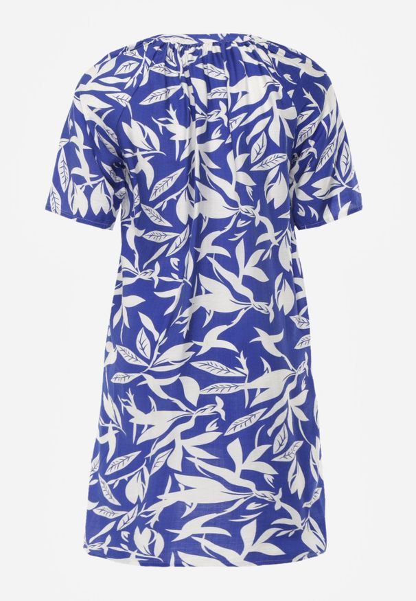 Born2be - Niebieska Pudełkowa Sukienka z Wiskozy w Roślinny Wzór z Guzikami przy Dekolcie Acosia. Okazja: na co dzień. Kolekcja: plus size. Kolor: niebieski. Materiał: wiskoza. Typ sukienki: proste, dla puszystych. Styl: elegancki, klasyczny, casual