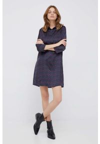 Sisley sukienka kolor fioletowy mini prosta. Okazja: na co dzień. Kolor: fioletowy. Materiał: tkanina. Typ sukienki: proste. Styl: casual. Długość: mini #1