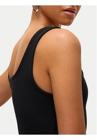 Vero Moda Sukienka codzienna Chloe 10325601 Czarny Slim Fit. Okazja: na co dzień. Kolor: czarny. Materiał: bawełna. Typ sukienki: proste. Styl: casual