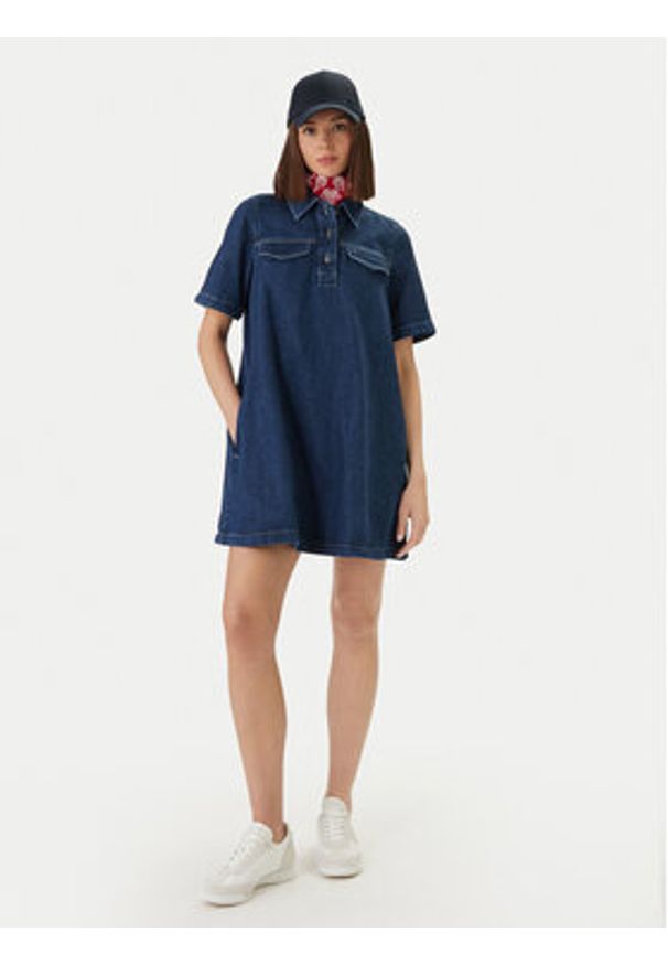 Tommy Jeans Sukienka jeansowa DW0DW22989 Granatowy Regular Fit. Kolor: niebieski. Materiał: bawełna
