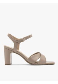 Ryłko - Beżowe sandały na obcasie. Kolor: beżowy. Materiał: skóra. Obcas: na obcasie. Styl: street. Wysokość obcasa: średni