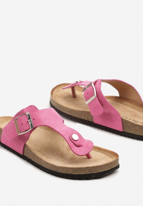 Born2be - Fuksjowe Japonki na Korkowej Grubej Podeszwie z Klamrą Florsemi. Okazja: na co dzień. Kolor: różowy. Materiał: jeans. Styl: casual