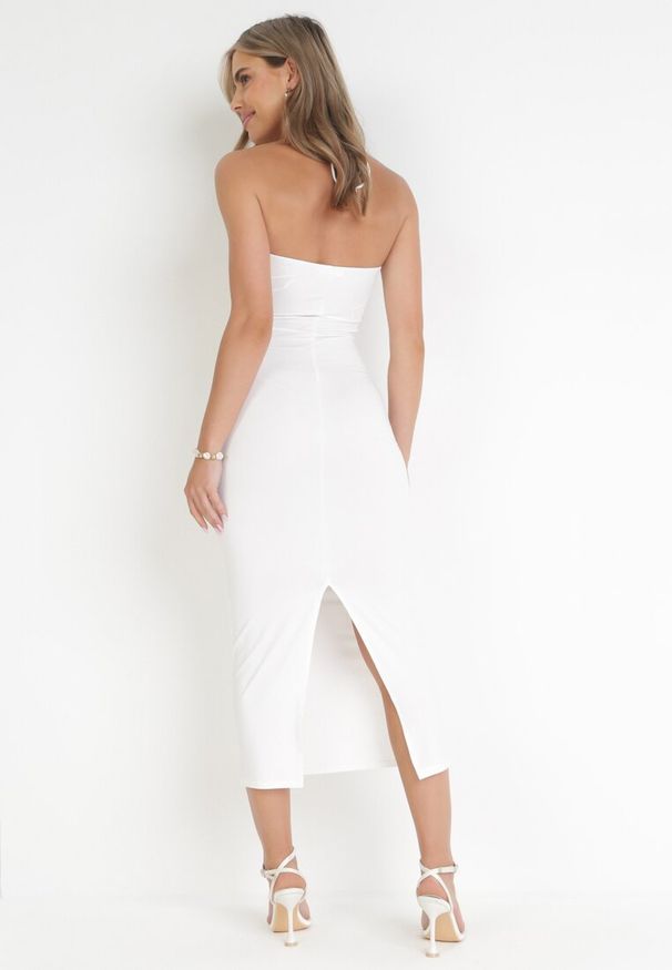 Born2be - Biała Wiązana Midi Sukienka z Wycięciami i Aplikacjami z Materiału Cherice. Kolor: biały. Materiał: materiał. Wzór: aplikacja. Długość: midi