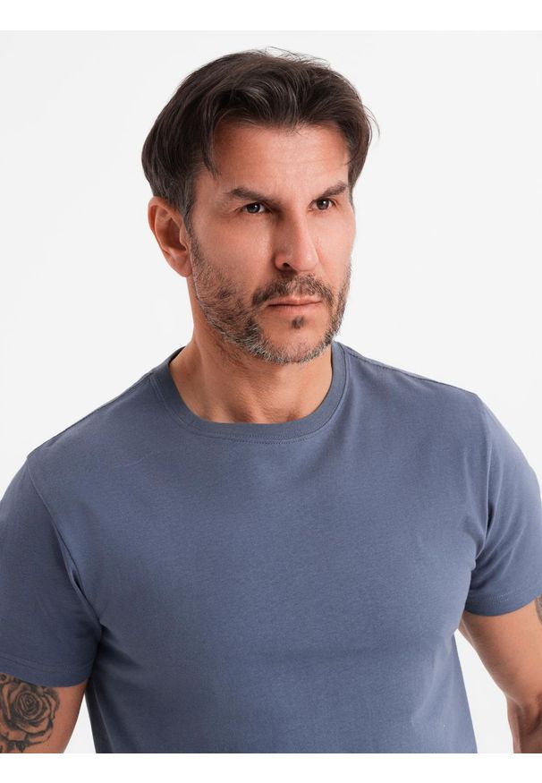 Ombre Clothing - T-shirt męski klasyczny bawełniany BASIC - niebieski denim V7 OM-TSBS-0236 - XXL. Okazja: na co dzień. Kolor: niebieski. Materiał: denim, bawełna. Styl: klasyczny