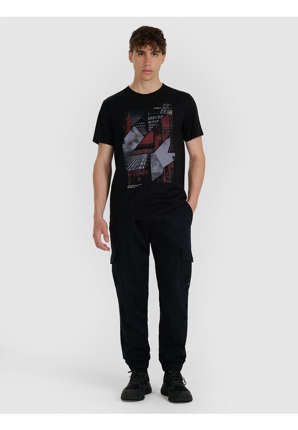 4f - 4F T-shirt regular z nadrukiem męski - czarny S. Kolor: czarny. Materiał: włókno, bawełna, skóra, materiał. Wzór: nadruk. Styl: klasyczny