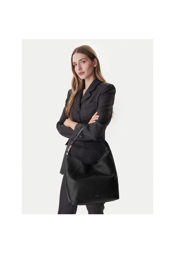 Torebka Furla. Kolor: czarny