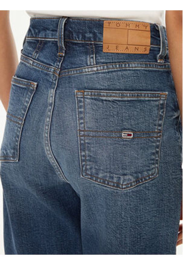 Tommy Jeans Jeansy DW0DW20224 Niebieski Mom Fit. Kolor: niebieski