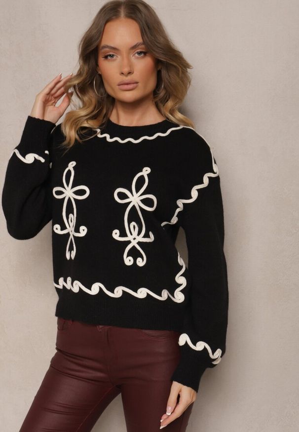 Renee - Czarny Sweter z Wiskozą i Geometrycznym Wzorem Senallin. Okazja: na co dzień. Kolor: czarny. Materiał: wiskoza. Wzór: geometria. Styl: casual