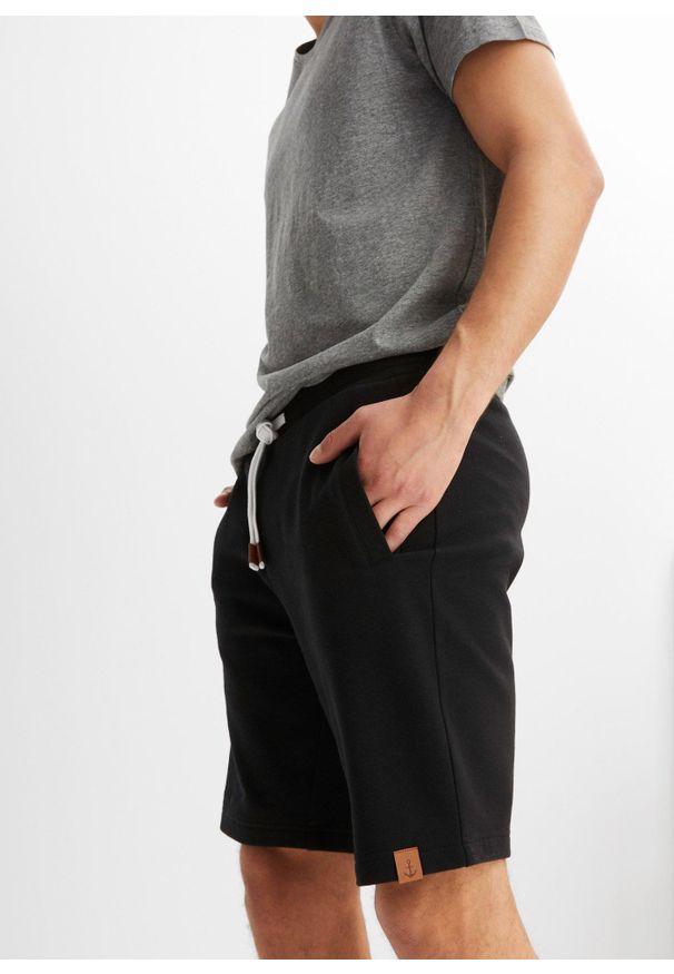 bonprix - Bermudy dresowe, regular fit. Kolor: czarny. Materiał: dresówka