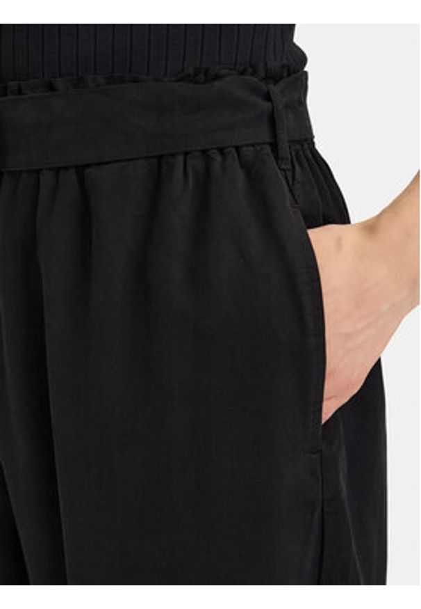 Vero Moda Kuloty Bree 10341670 Czarny Cropped Fit. Kolor: czarny. Materiał: lyocell
