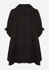 Born2be - Czarna Bawełniana Koszula o Kroju Oversize Zialira. Okazja: na co dzień. Kolor: czarny. Materiał: bawełna. Długość rękawa: krótki rękaw. Długość: krótkie. Styl: elegancki, casual